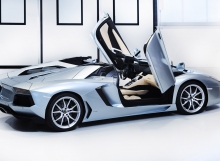 Lamborghini Aventador LP 700-4 Roadster