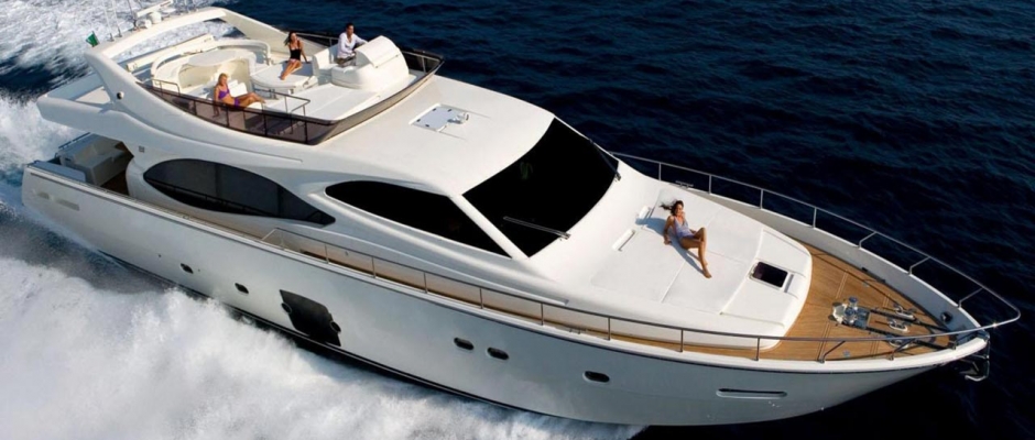 yacht-Ferretti-lavilebela